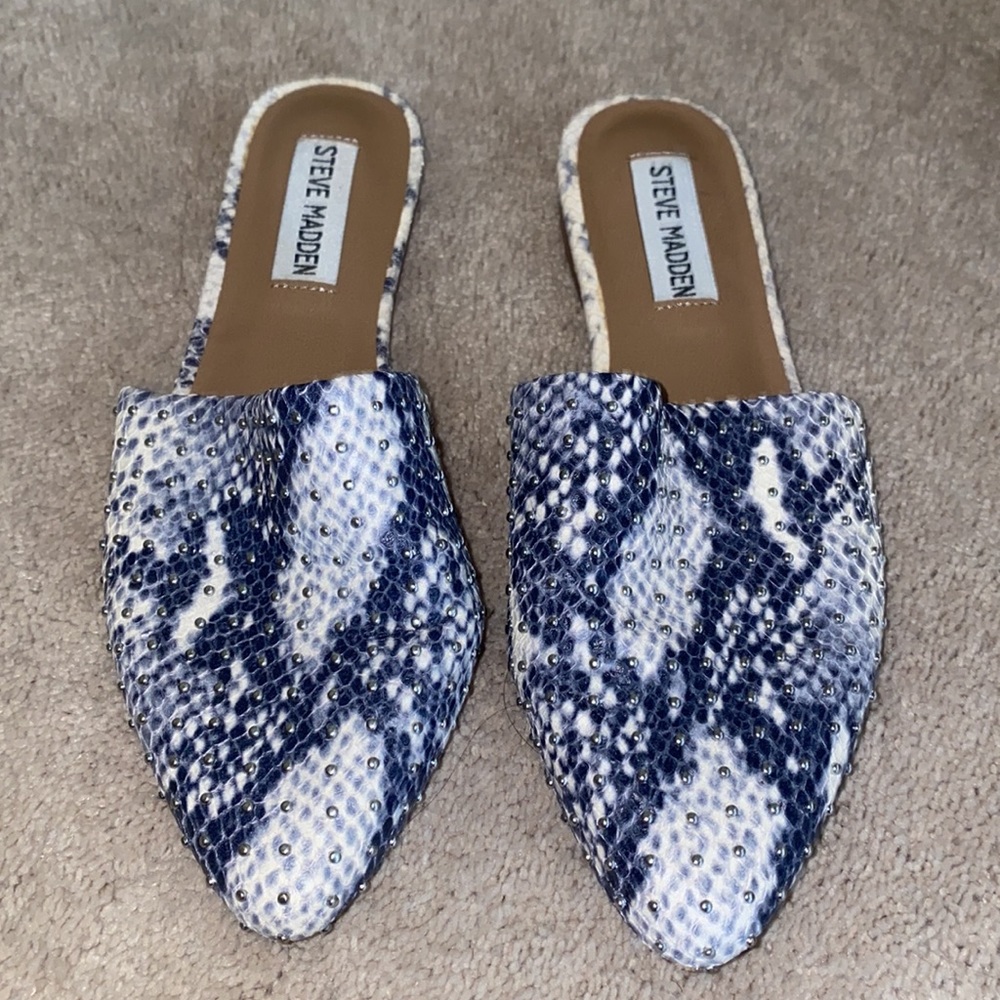 Steve Madden Women's Trace Studded mule size 6